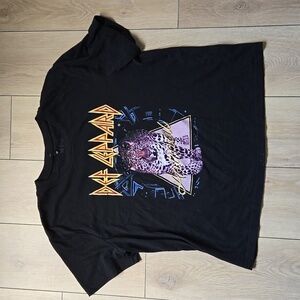 DEF LEPPARD BAND TEE SIZE XL